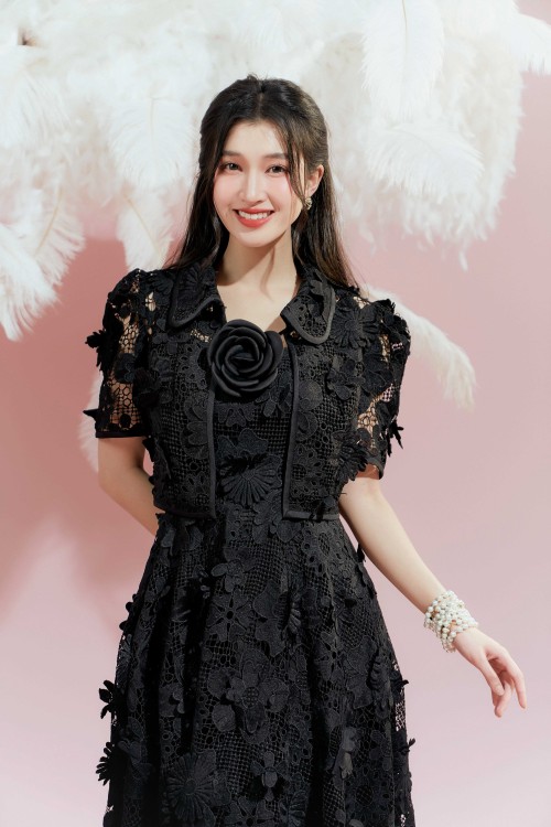 Sixdo Black Floral Lace Dress And Vest Set